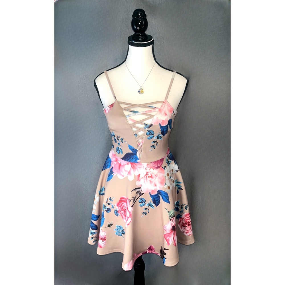 Sweetheart dress energy, unlocked 💐 Size Small